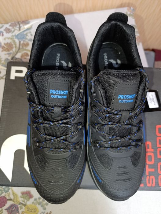 Турецкие спортивные ботинки. Размер 41,42