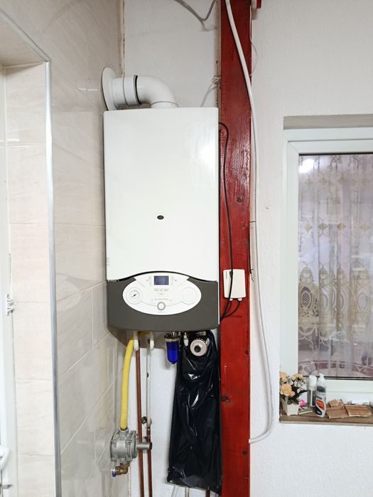 Dezmembrez centrala Ariston Clas Evo-pompa defecta