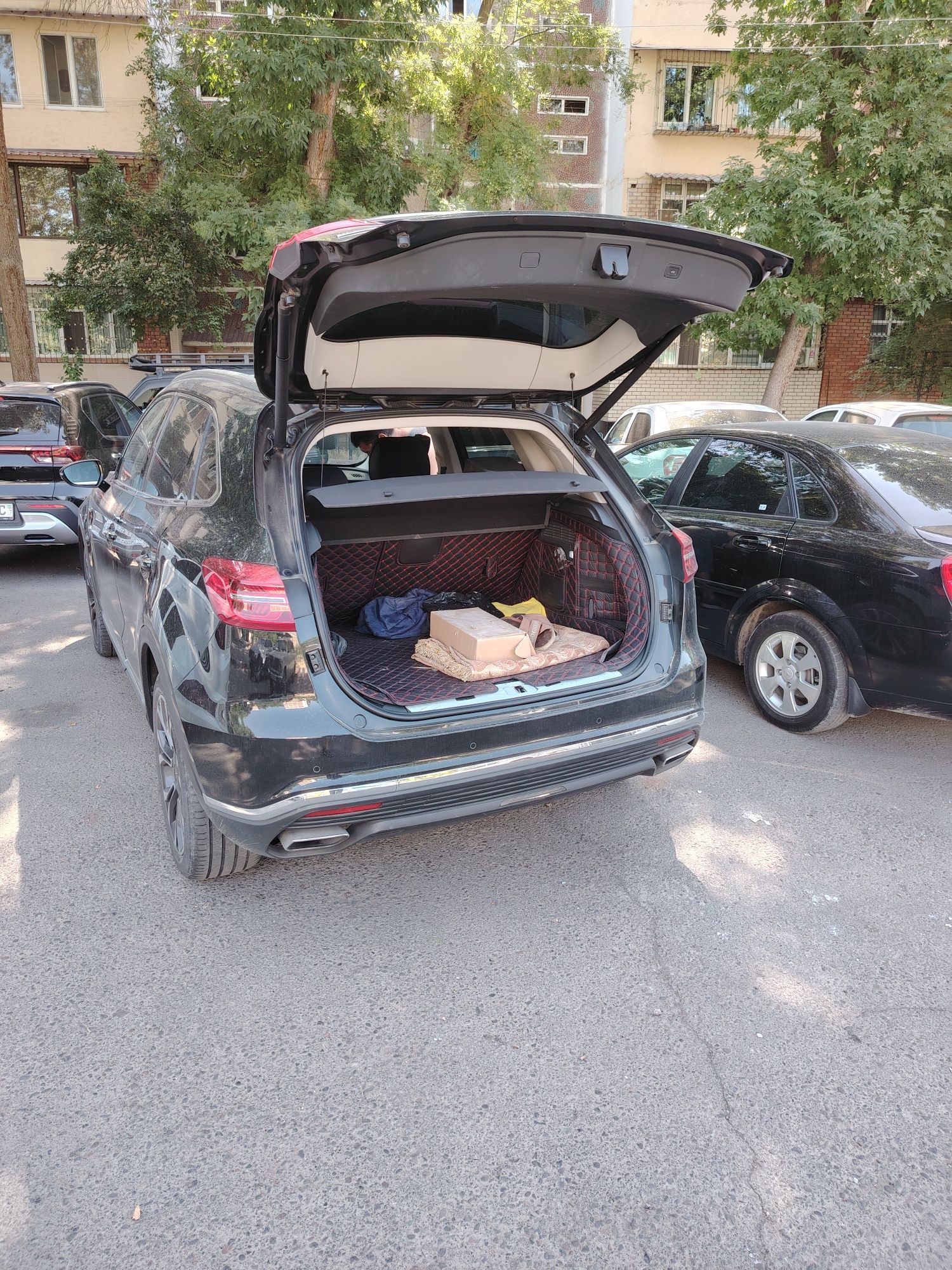 Продаётся автомобиль Hongqi HS5
