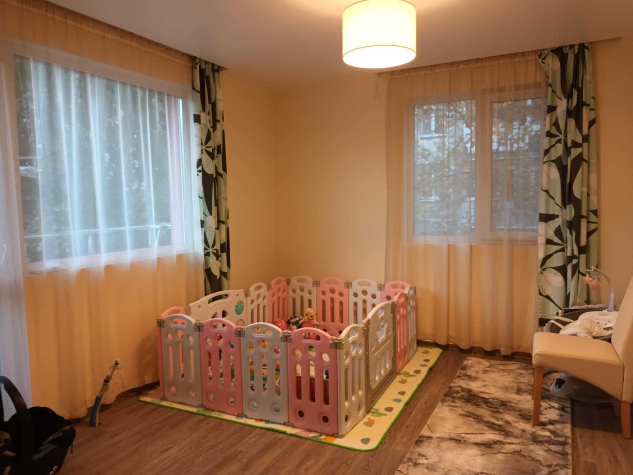 Продавам детска кошара