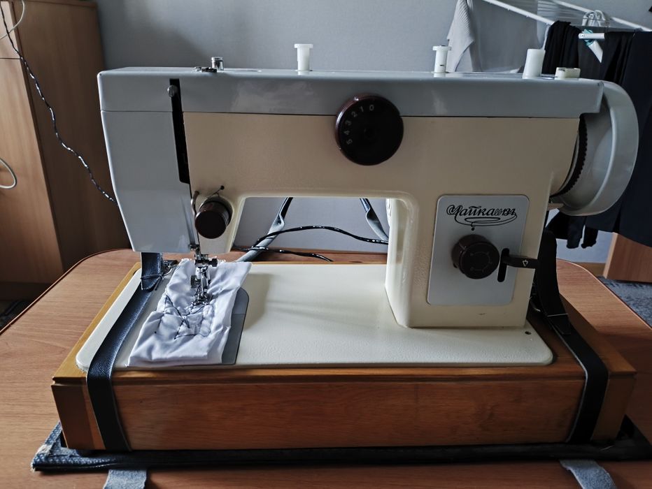 Швейная машинка электрическая