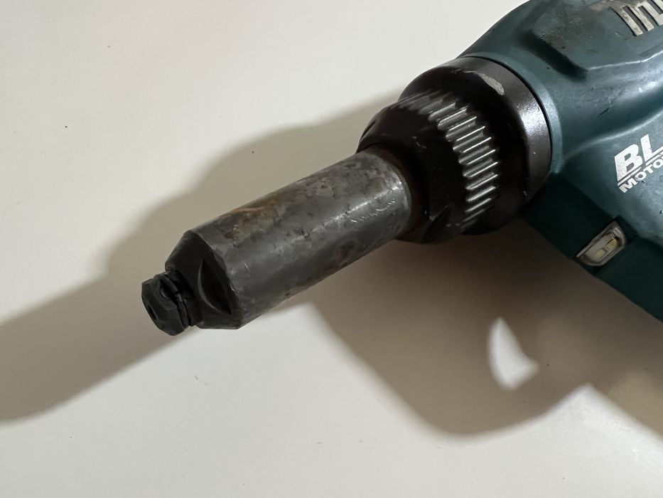 Makita DRV250 – Pistol nituri 18V, Brushless, Ø6.4 mm