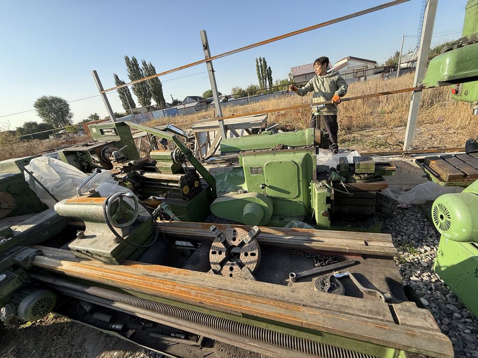 Токарный станок рабочий