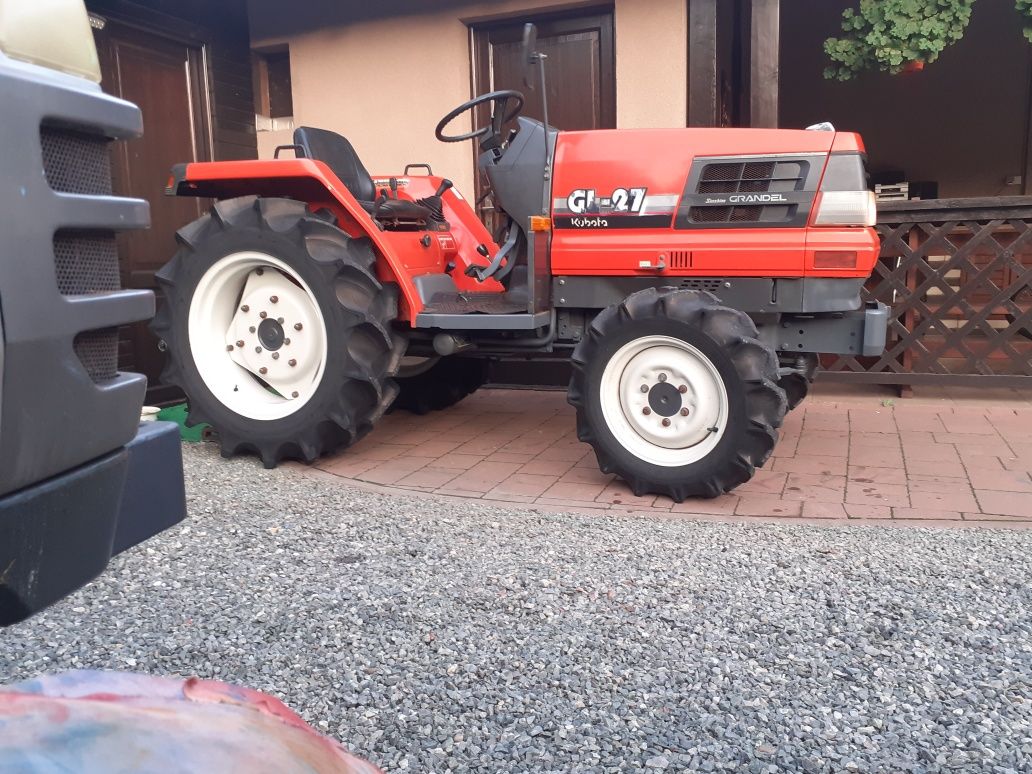 Tractor japonez kubota 27cp 4x4