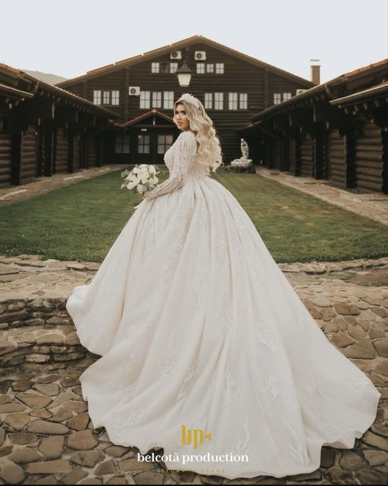 Vand rochie de mireasa