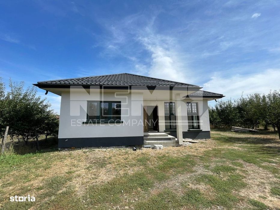 Casa Cu 11 Ari Teren - Drum Privat - Livada