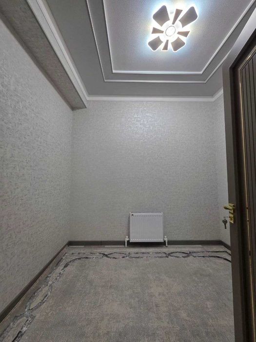 Продаётся передел в 3х комн квартира на 4 этаже Ор-р Крытый рынок