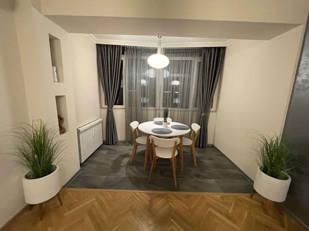 Дава се под наем Тристаен апартамент в Пловдив, Каменица 1 - 80 кв.м за 561 € - Снимка #2