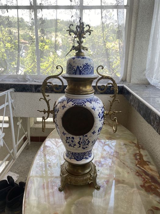 Античен колекционерски часовник с комплект свещници