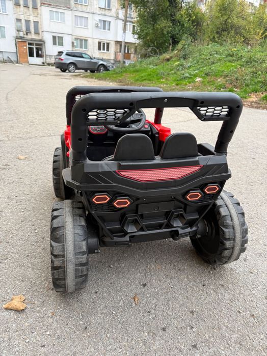 Акумулаторен джип / кола