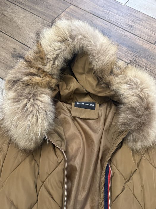 Дълго зимно яке с естествен пух на качулката