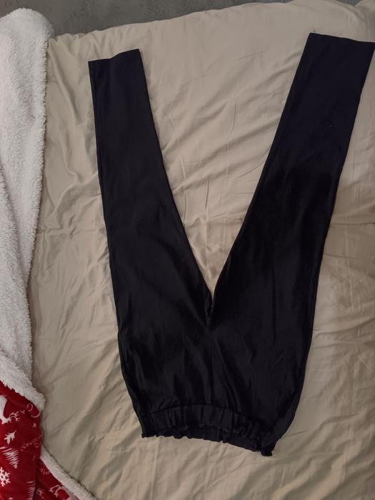 Разпродажба на дамски дрехи на ниски цени