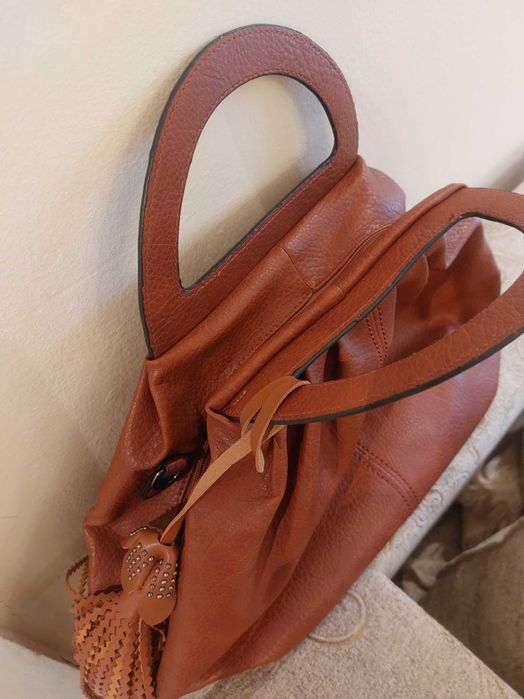 Дамска чанта в бежов цвят