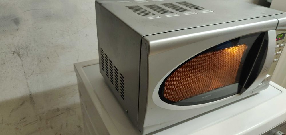 Cuptor cu microunde / grill Bluesky