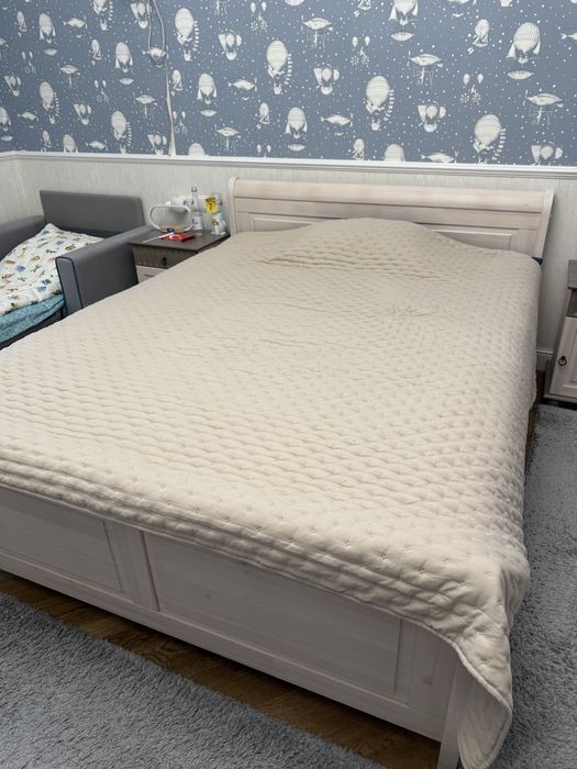 Cпальная кровать 160*200