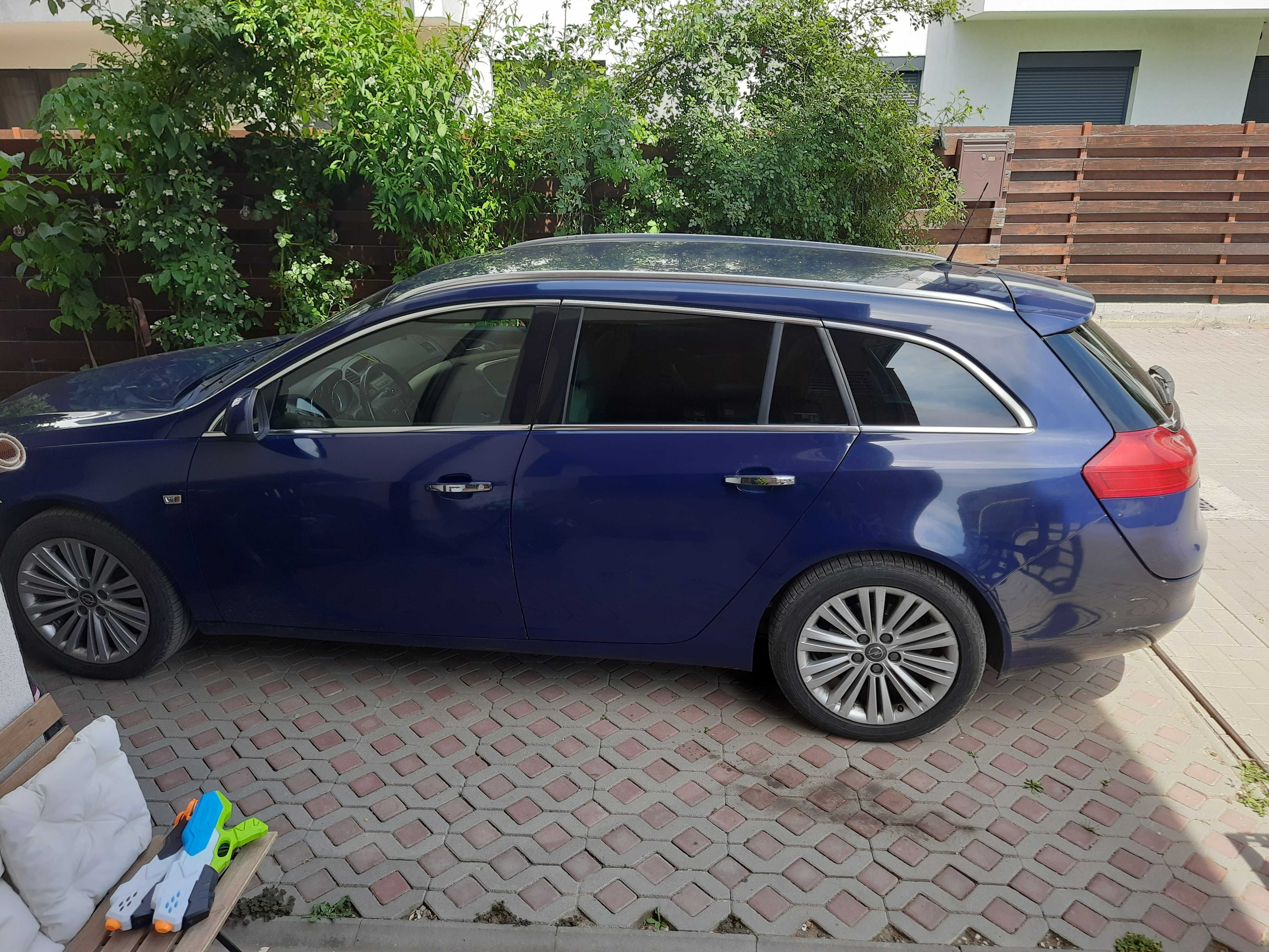 Vand Opel Insignia Tourer 2013, bine intretinut, fara incident rutier!