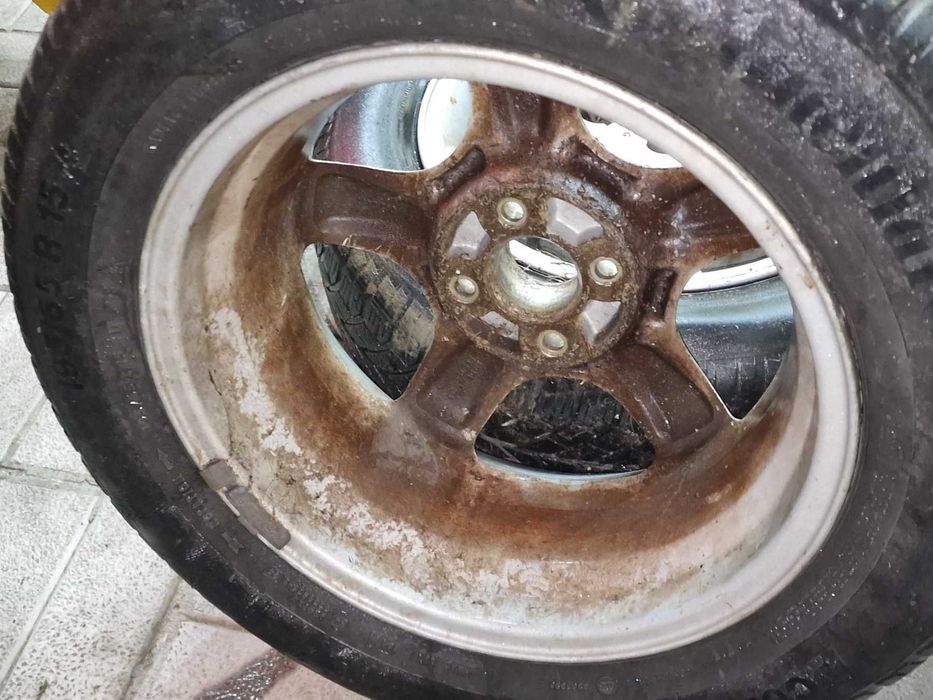 Зимни гуми (Continental/Nexen) 195/65/R15 / 4x100