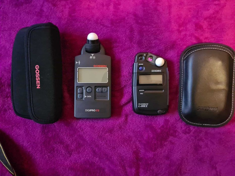 Camere Nikon folosite ambele