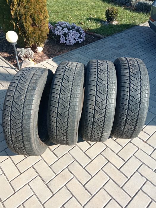 Anvelope iarna Pirelli scorpion 215/65 R17   4 bucăți