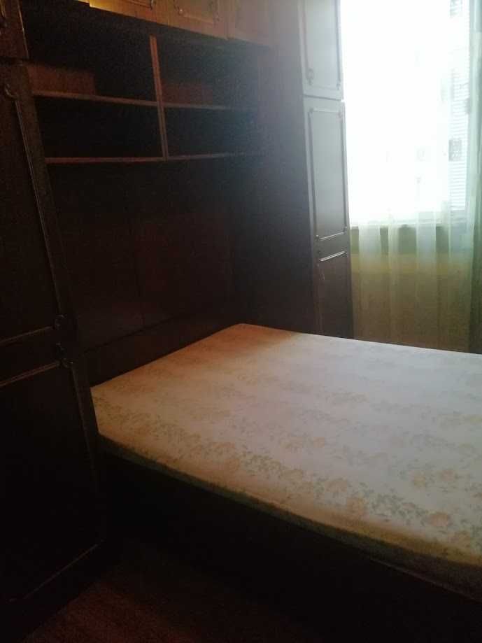 Частно лице дава под наем 4 стаен плюс бокс.
