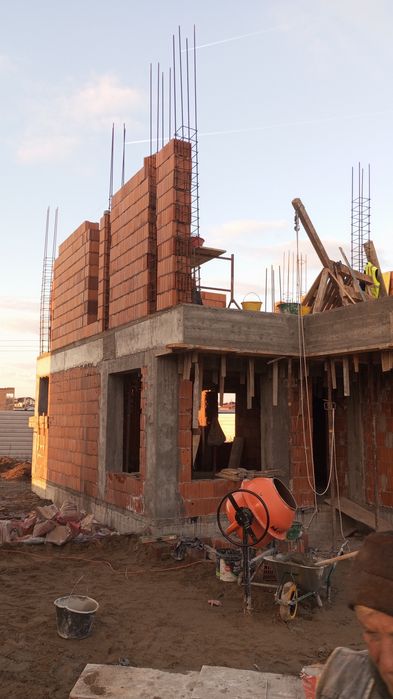 Echipa construim case la roșu pret 50 /60€mp