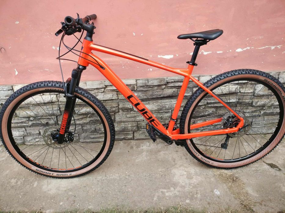 Bicicleta Cube Hardtrail roti pe 29