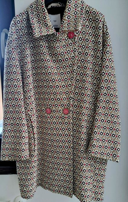 Vând pardesiu scurt