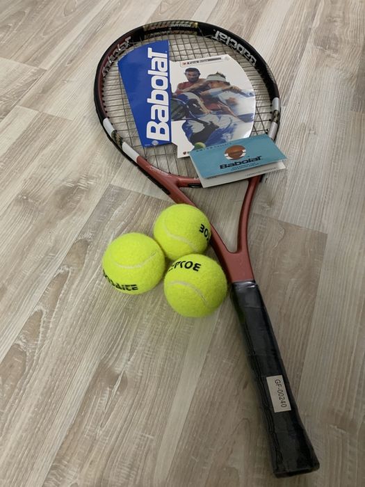 Ракетка большого тенниса