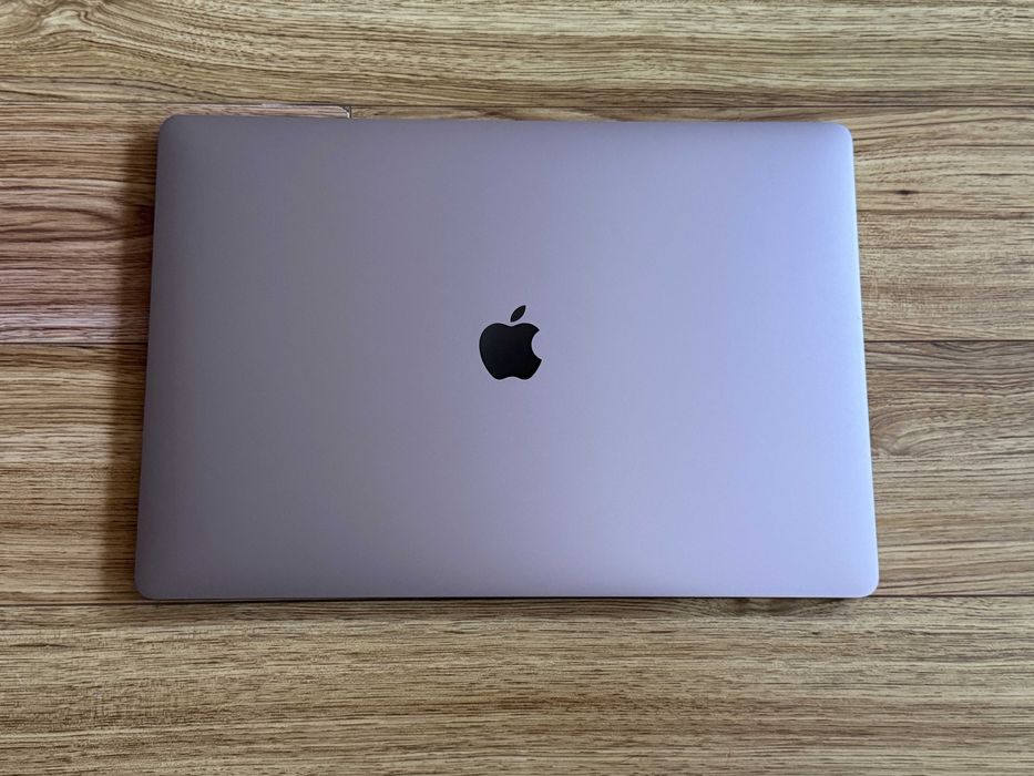 MacBook Pro 16 2019`Core i7-9750H/16GB RAM/512GB SSD/AMD 5300M/Бат 9ч