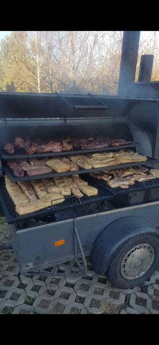 Food Truck Extensibil + Smoker  – Afacere la Cheie, Complet Utilată