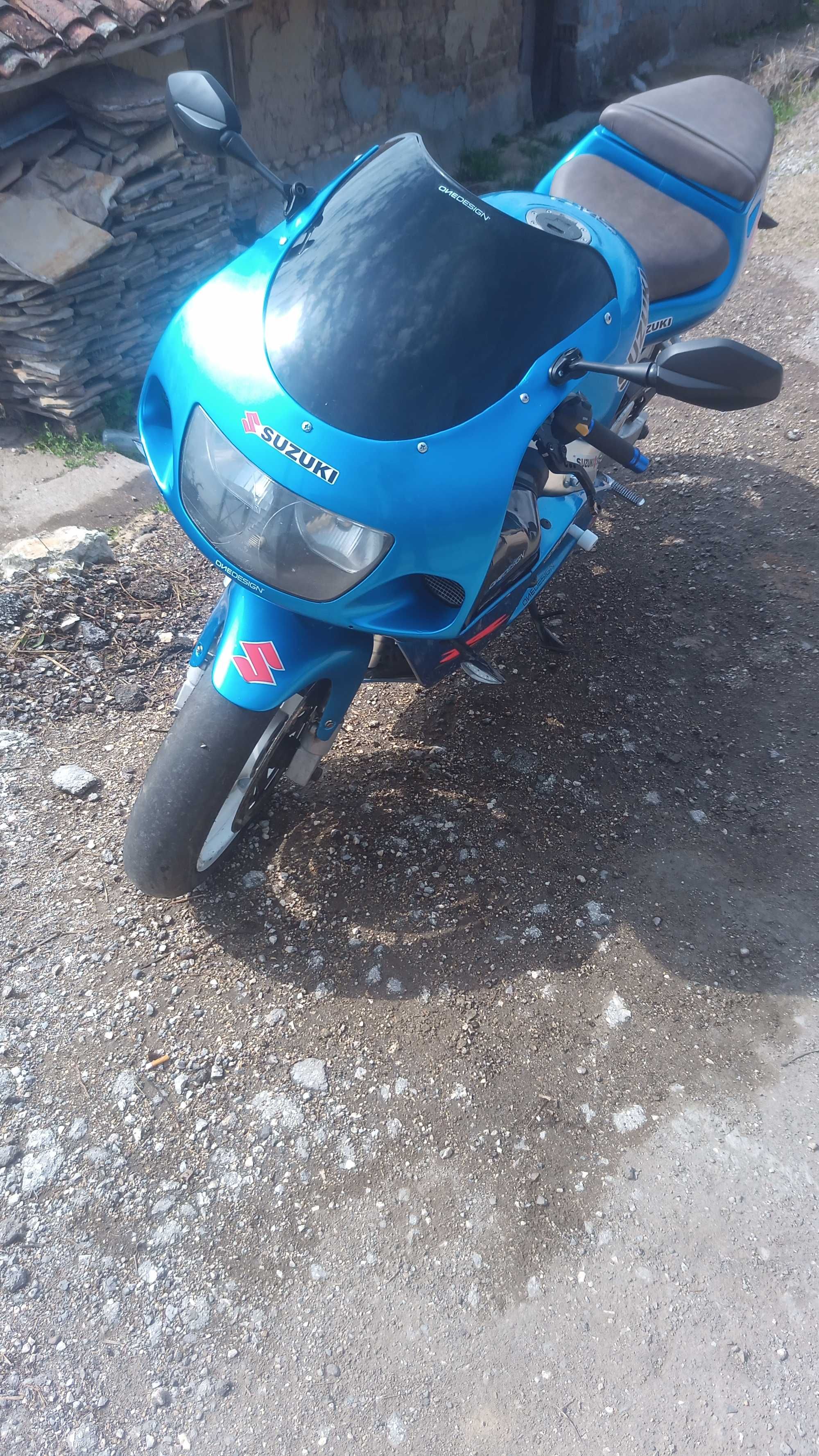 Сузуки GSXR 600 Srad