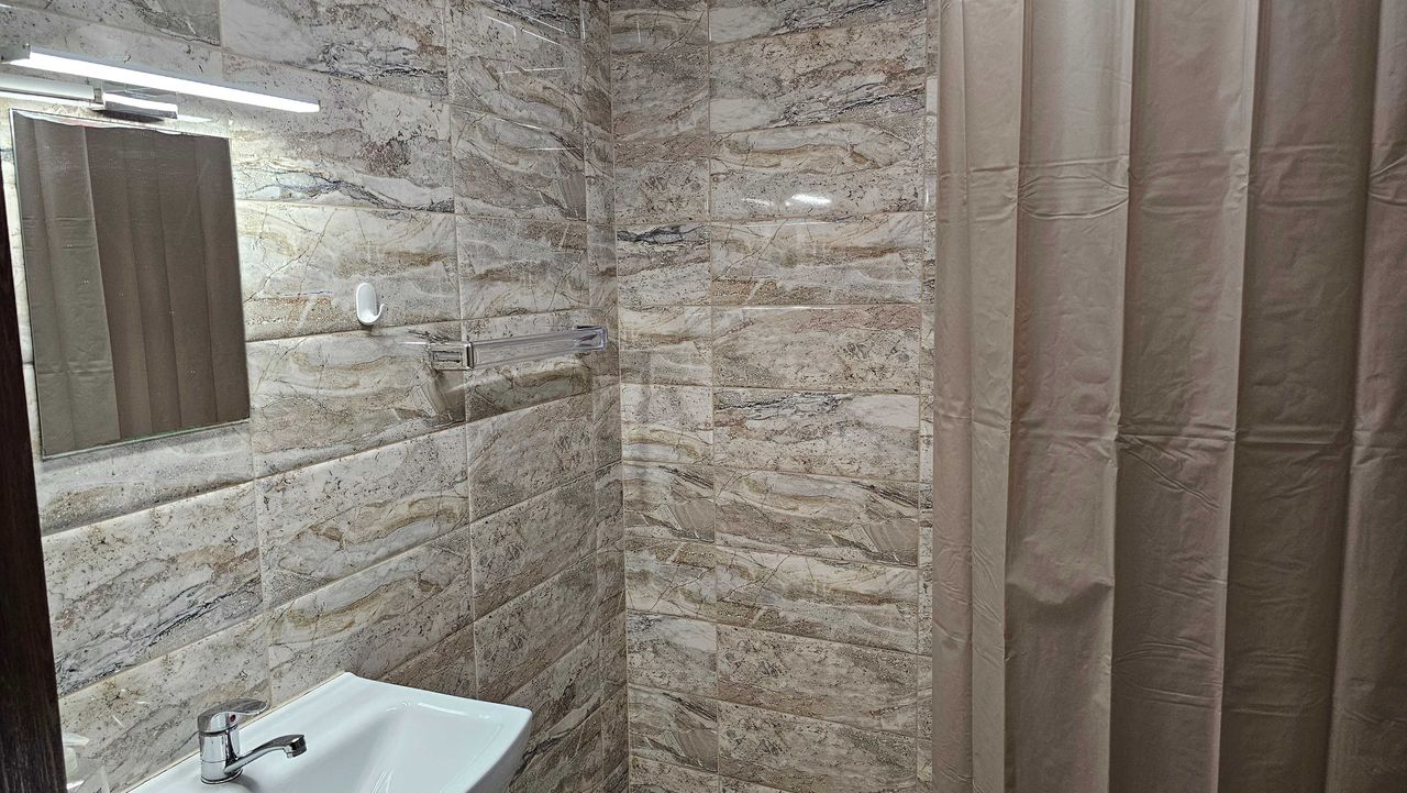 Дава се под наем Двустаен апартамент в Варна, Левски - 75 кв.м за 459 € - Снимка #7