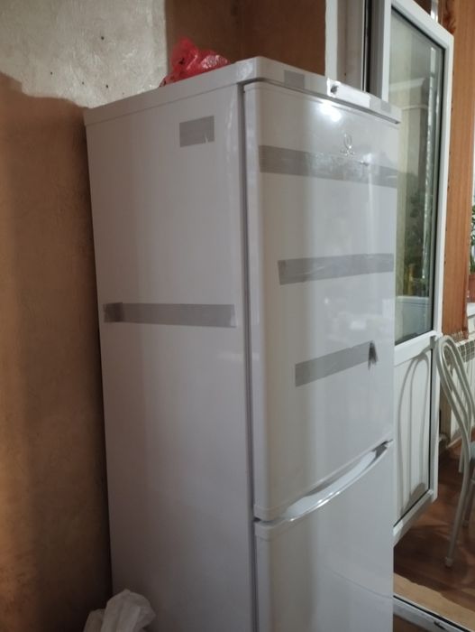 Холодильник  б/у.
