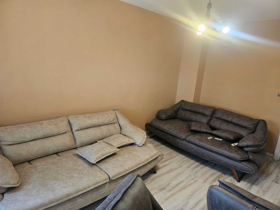 Предлагам на вашето внимание Чисто нова холова гарнитура