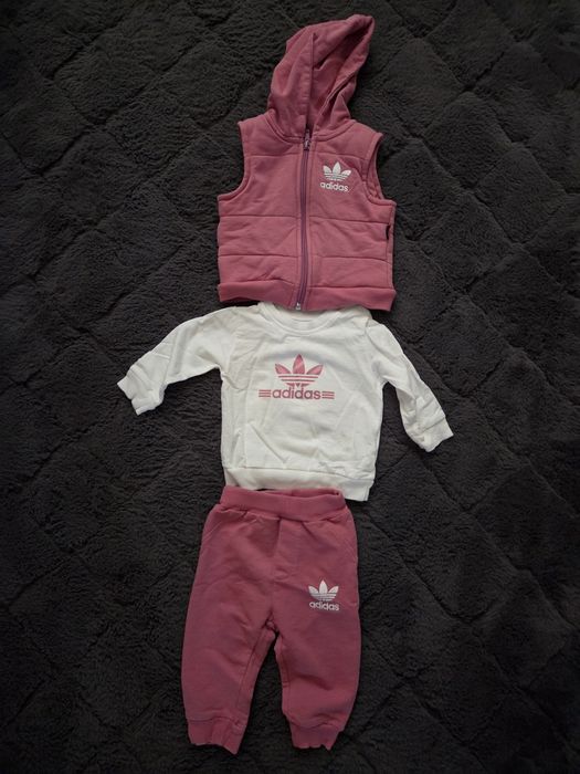 Trening adidas pentru bebelusi