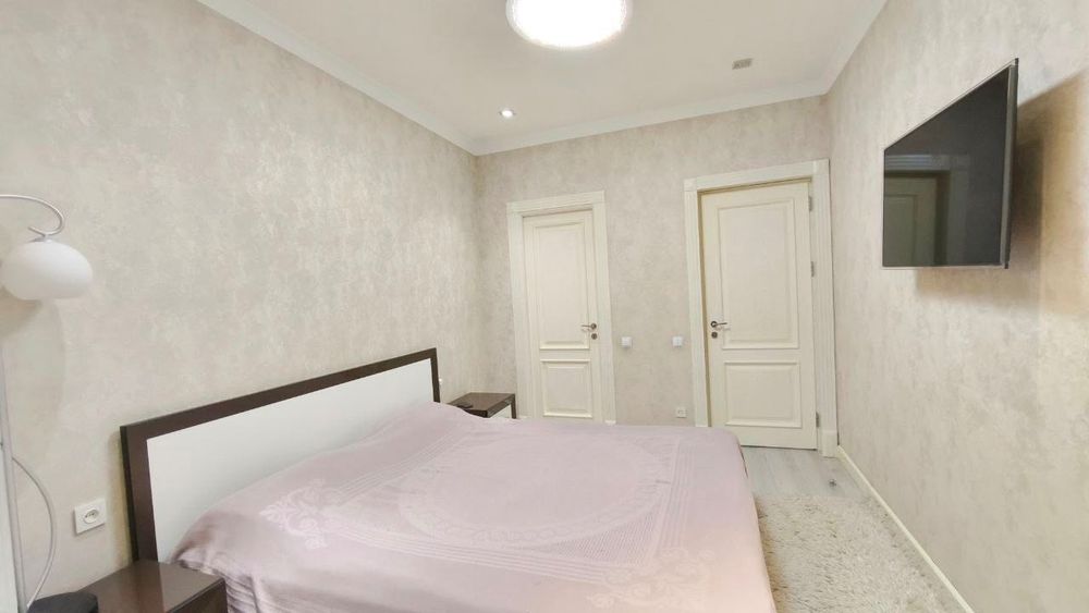 Ц-1 Продается 4 комнатная квартира ремонт ул.Садык Азимова кафе Studio