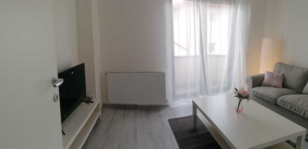 apartament 3 camere de inchiriat