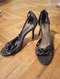 Pantofi negri din satin mărimea 39