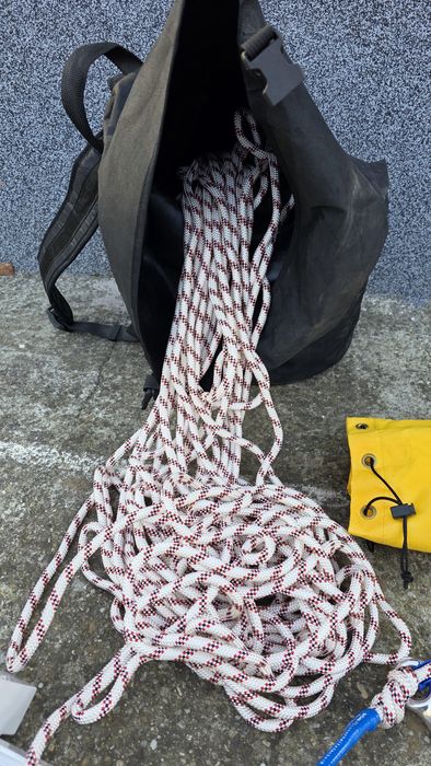 Dispozitiv de coborare sau salvare Nou