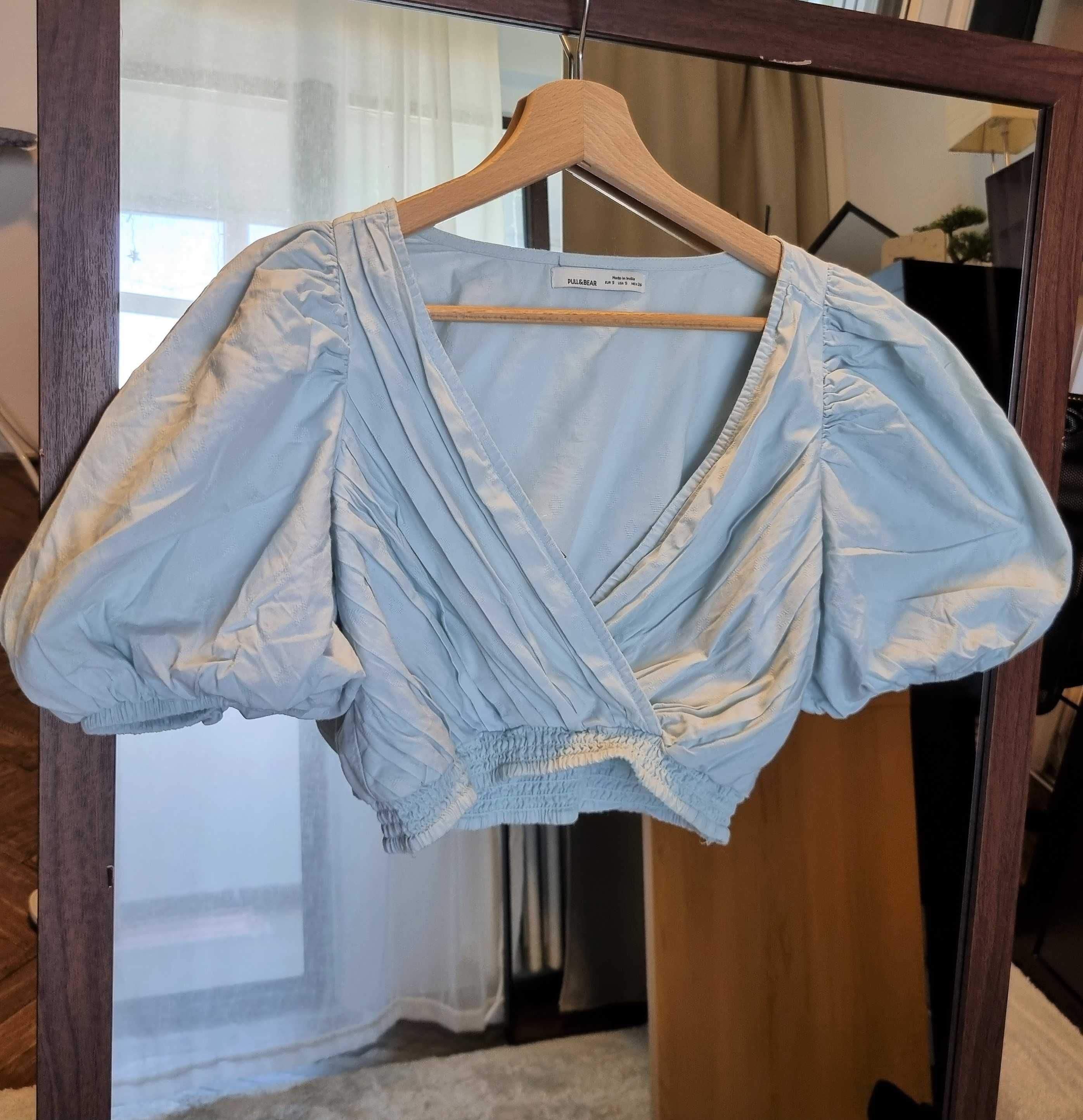 Bluză Pull and Bear cu maneci bufante, marime S