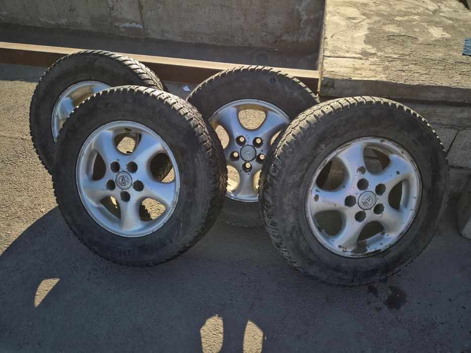 Диски r 15 стояли на камри 20.