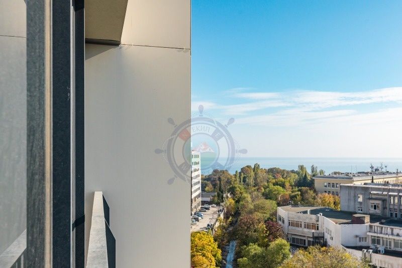 Дава се под наем Тристаен апартамент в Варна, Чайка - 160 кв.м за 2000 € - Снимка #11