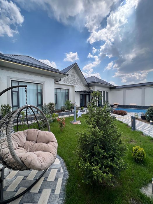 oqtosh dacha kamfort (quyoshga yaqin joyda joylashgan)