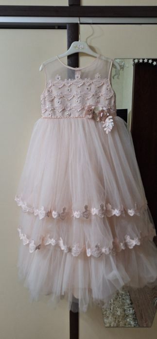 Платье на девочку 6-7 лет.