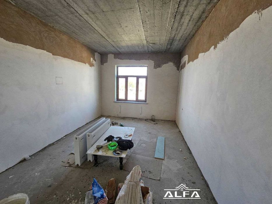 Buxoroda kvartira sotiladi 3 xonali 96m² 5-qavat.