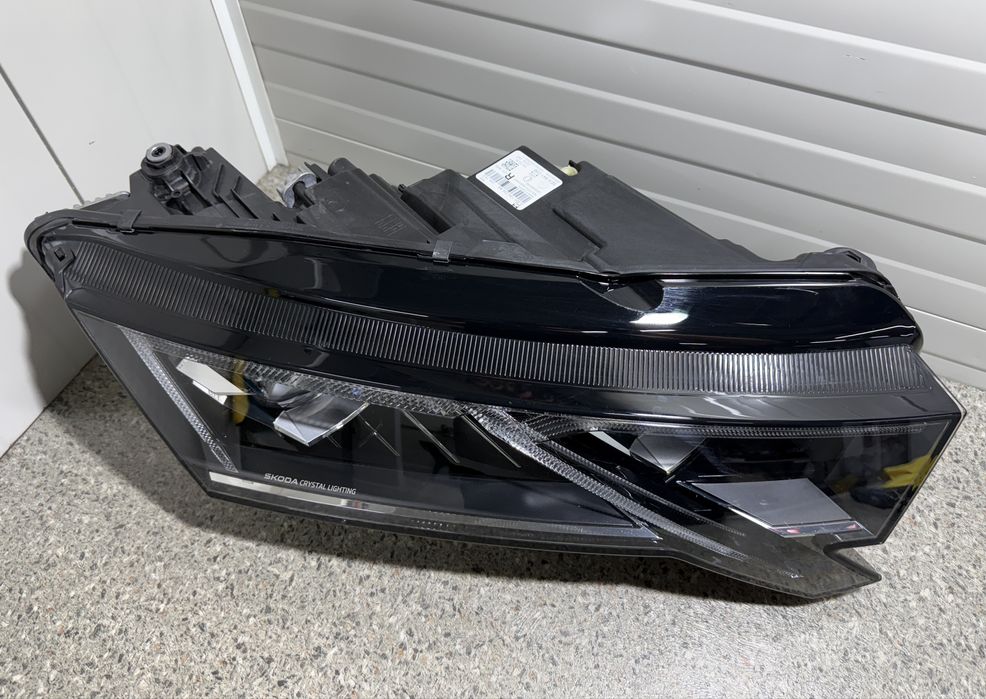 Far dreapta full led skoda Octavia MK4