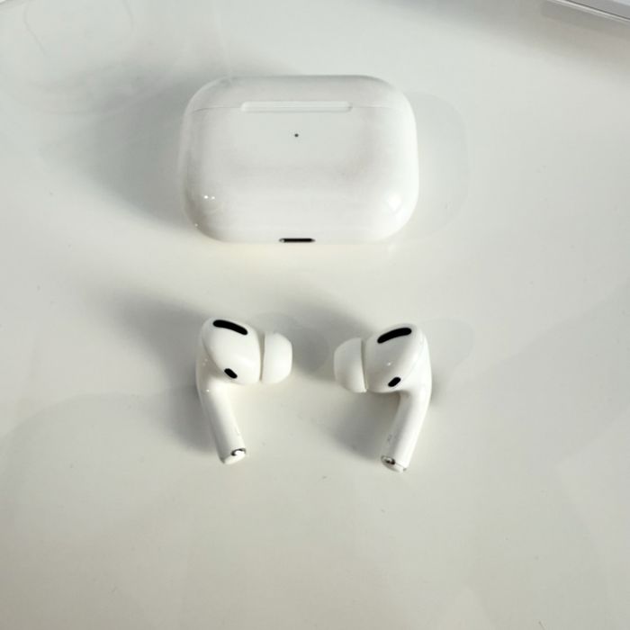 Casti Apple AirPods Pro Originale Wireless Charging Case