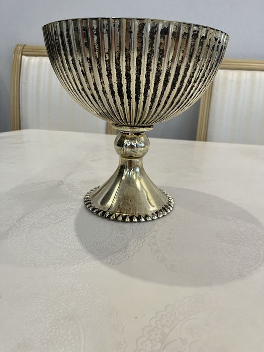 Ваза красивая для фруктов