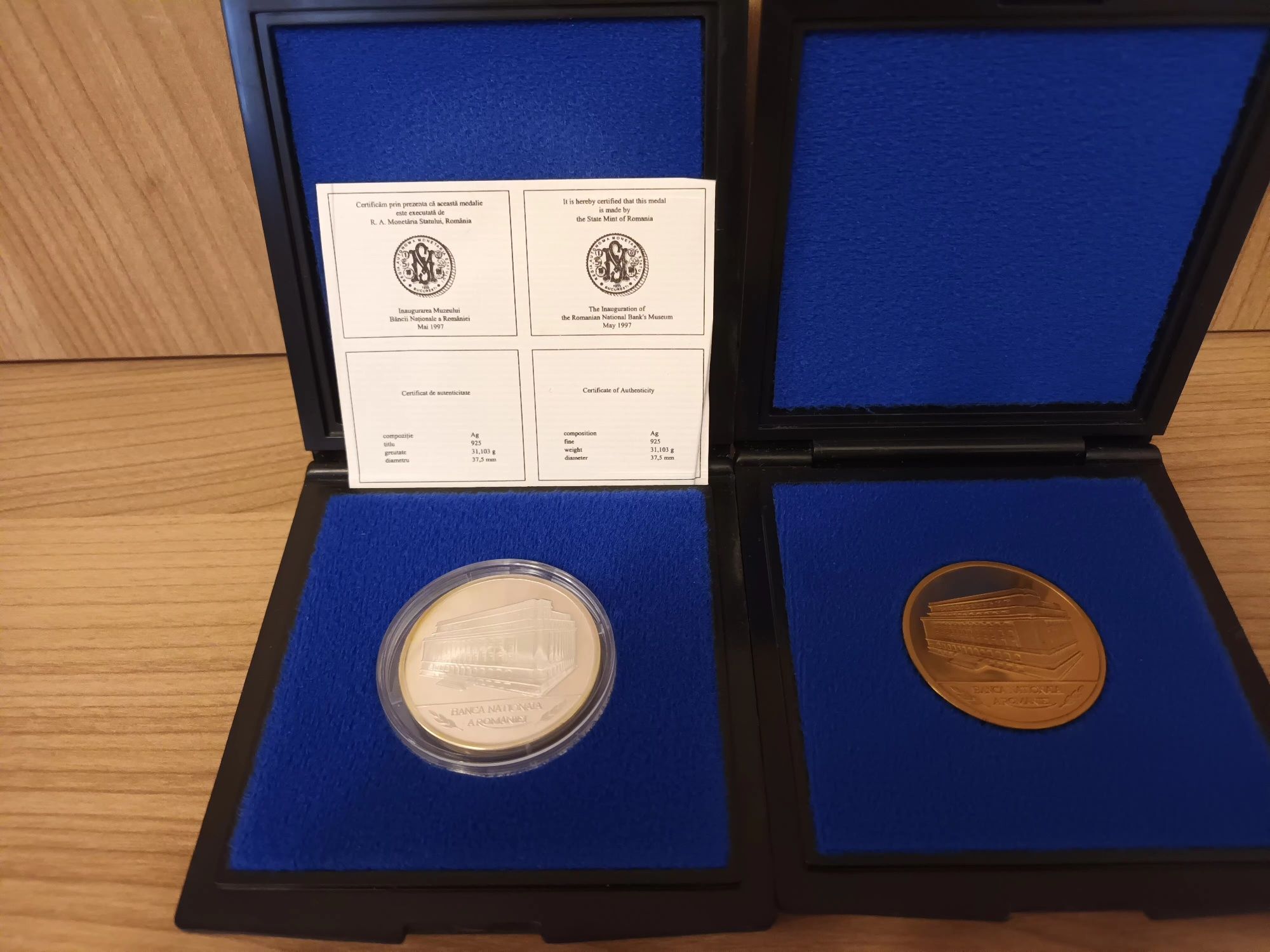 Set medalii/monede BNR inaugurarea muzeului BNR