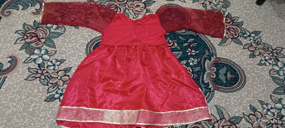 Платье праздничное на девочку
